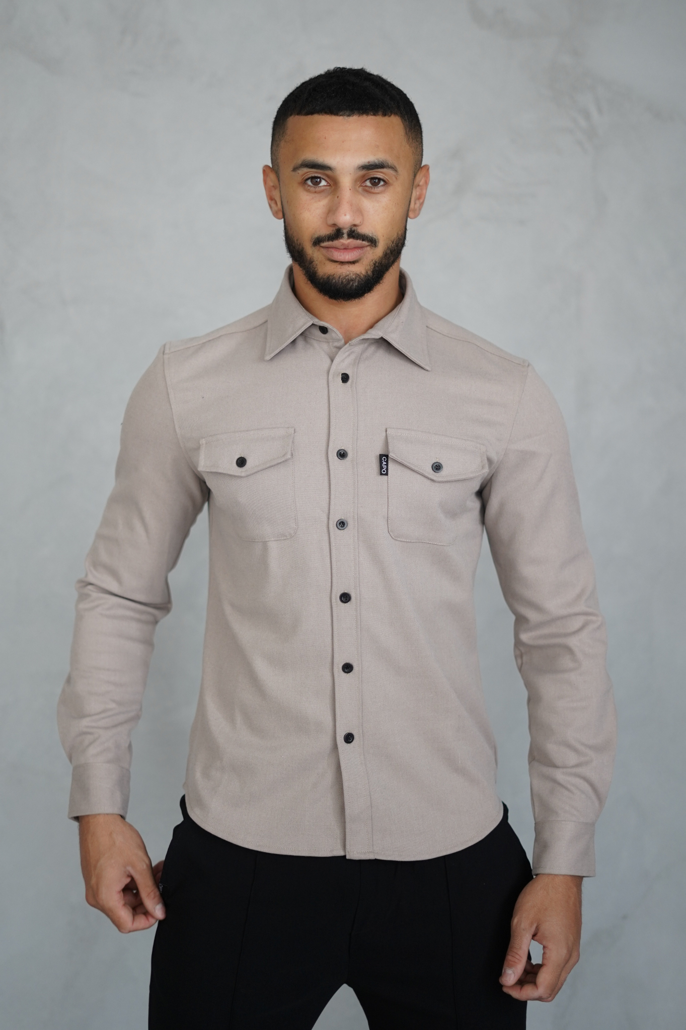 Capo Shirt, elegantie en comfort voor een moderne stijl 