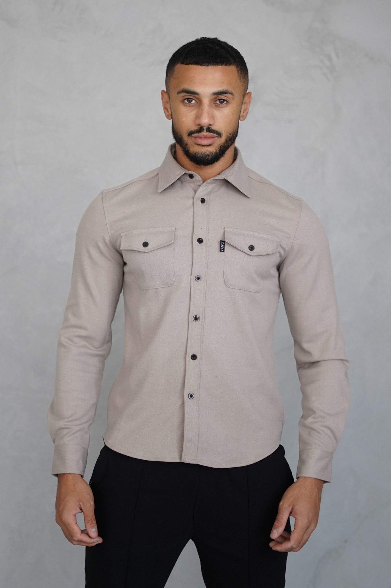 Capo Shirt, elegantie en comfort voor een moderne stijl 